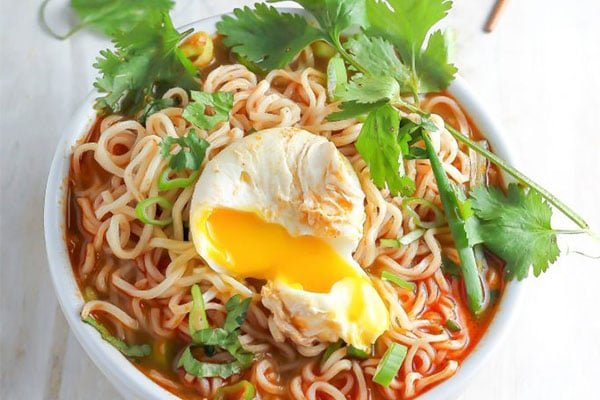 Spicy Srircha Ramen Noodle Soup